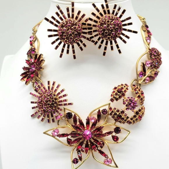 Oscar de la Renta Garnet + Ruby Swarovski Crystal Flower Statement Jewelry Set - Picture 5 of 13